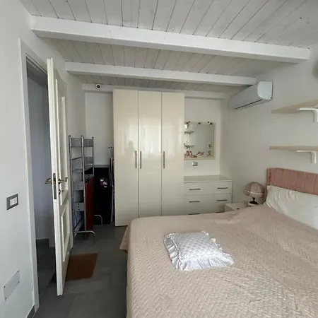M E S House Con Ampia Terrazza