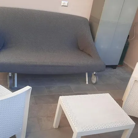 M E S House Con Ampia Terrazza Apartamento *
