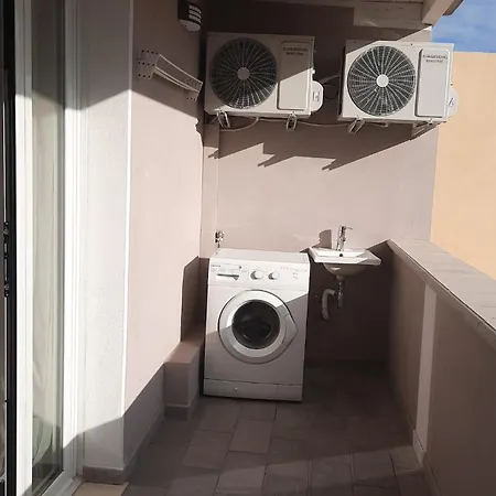 M E S House Con Ampia Terrazza